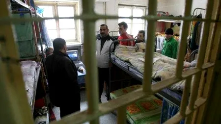 Mama unui italian ARESTAT în România se plânge de condițiile în care stă fiul său: „Face duș o dată pe săptămână”