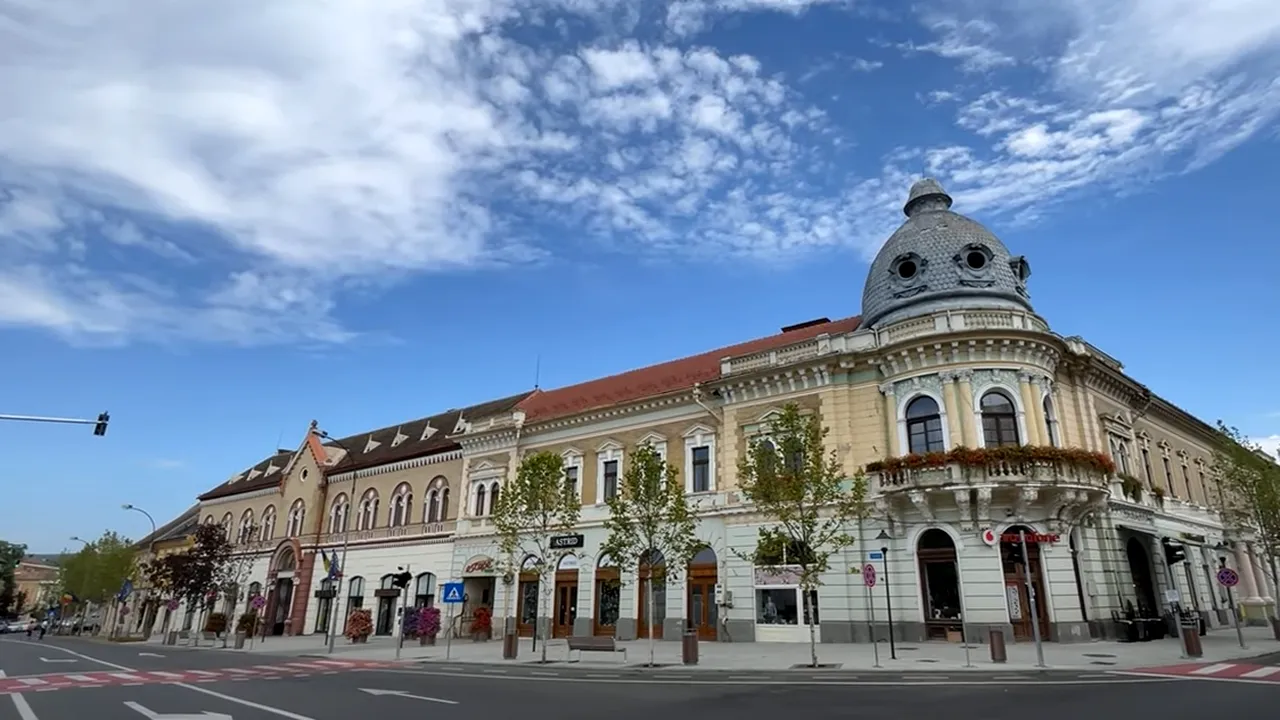 ORAȘUL mic din România care s-a dezvoltat enorm. S-au investit bani grei din fonduri europene și azi e total schimbat