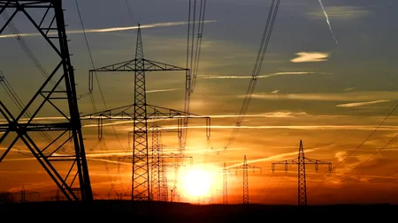 Slovacia oprește livrările de electricitate de urgență către Ucraina. Decizia, pe fondul disputei privind petrolul rusesc
