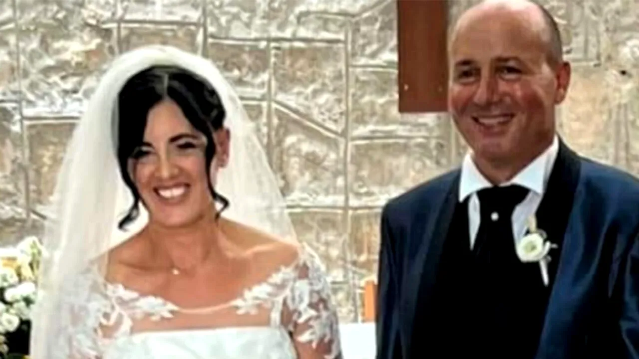 Caz rarisim. Ce au pățit cei doi soți din imagine, după ce au mâncat o pizza într-un restaurant italian