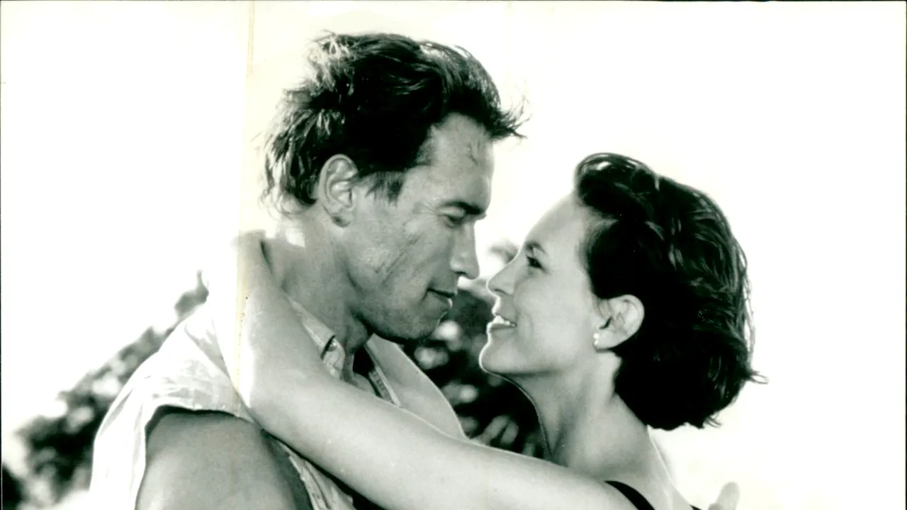 Arnold Schwarzenegger, forțat să accepte o actriță ca parteneră de film. Ulterior, ea a devenit prietena pe viață a „Terminatorului”