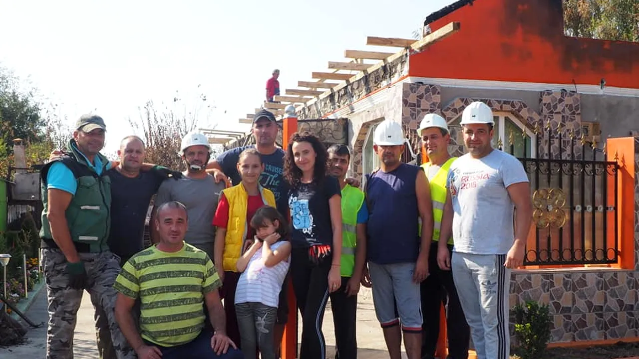 FOTO | Demers inedit în Teleorman: Pompieri și voluntari reconstruiesc casa unei fete de 7 ani, distrusă într-un incendiu