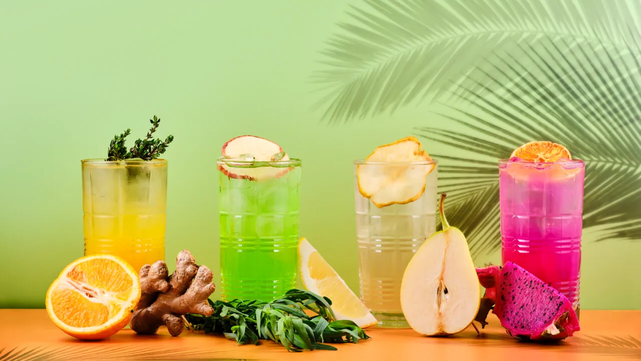 Sucul natural denumit și ”aurul portocaliu al frumuseții”. Este bogat în colagen și nu te lasă să îmbătrânești