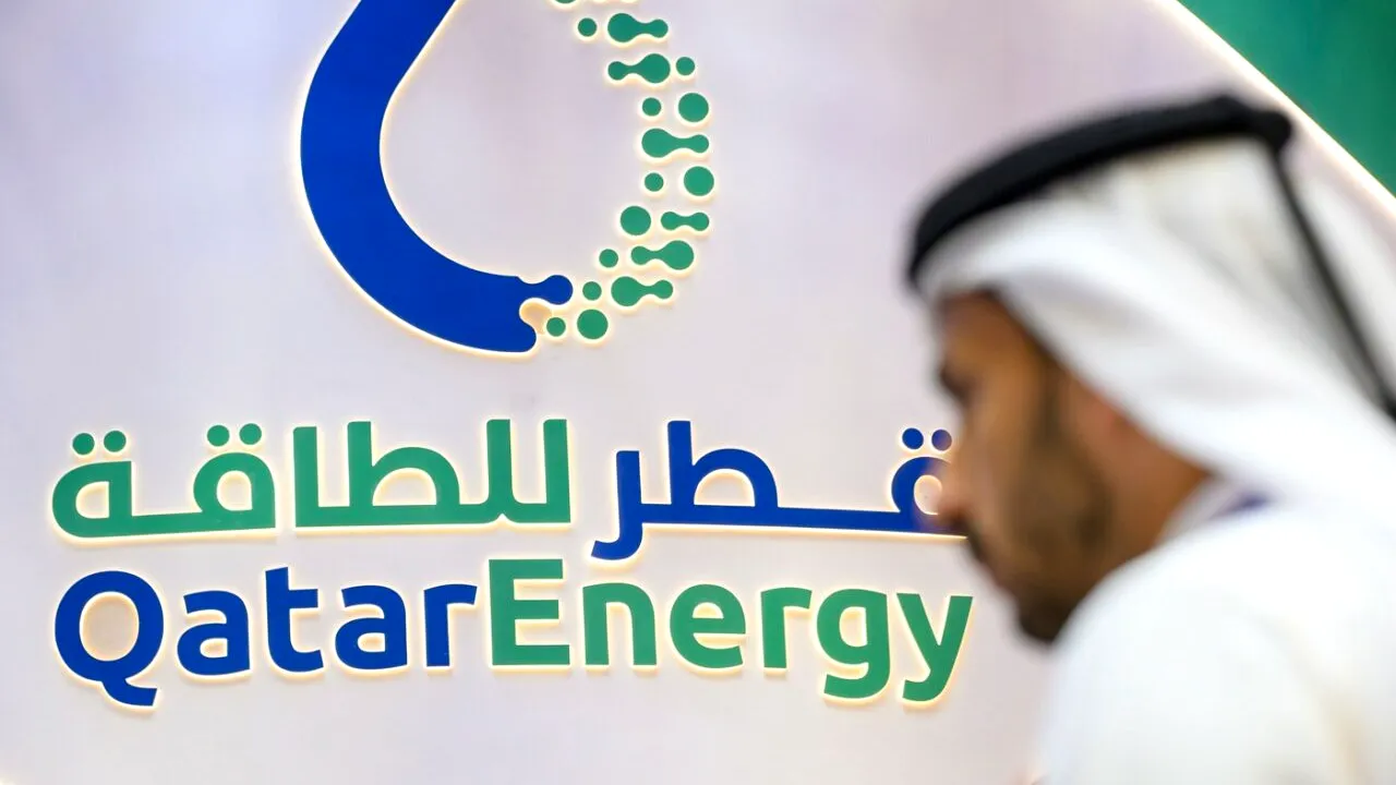 Prețurile de referință la gaze în Europa au crescut cu aproape 50% după ce QatarEnergy a oprit producția de GNL