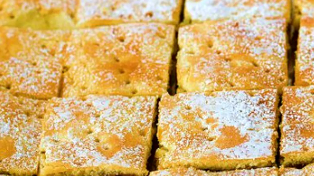 Revoltător! Cum prepară un comerciant plăcintele pentru Târgul de Crăciun. Protecția Consumatorilor s-a sesizat din oficiu - VIDEO