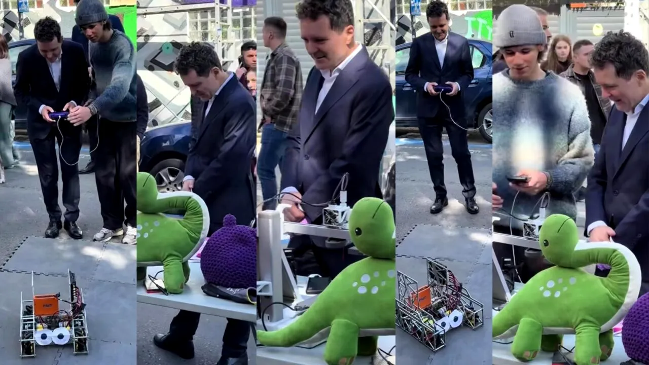 Imaginile zilei! Nicușor Dan, surprins printre jucării, flancat de SPP-iști. Președintele se distrează cu un roboțel