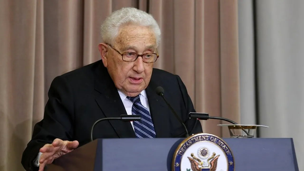 Îndemnului lui Kissinger către Obama: trebuie să lanseze un 