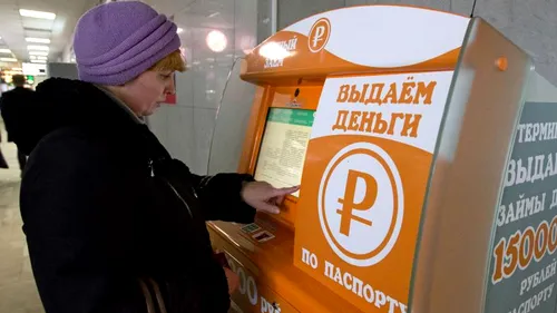 Un miliardar rus a instalat 20 de bancomate „ALTFEL în Moscova. Ce fac clienții care au un card gol, dar un pașaport valabil și un telefon mobil
