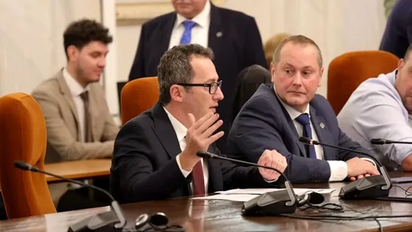 Bogdan Dumitru, noul ministru pentru AI, a ajuns cu 30 de minute mai târziu la audieri. A intrat în sală exact când parlamentarii voiau să plece. Cum și-a justificat sosirea