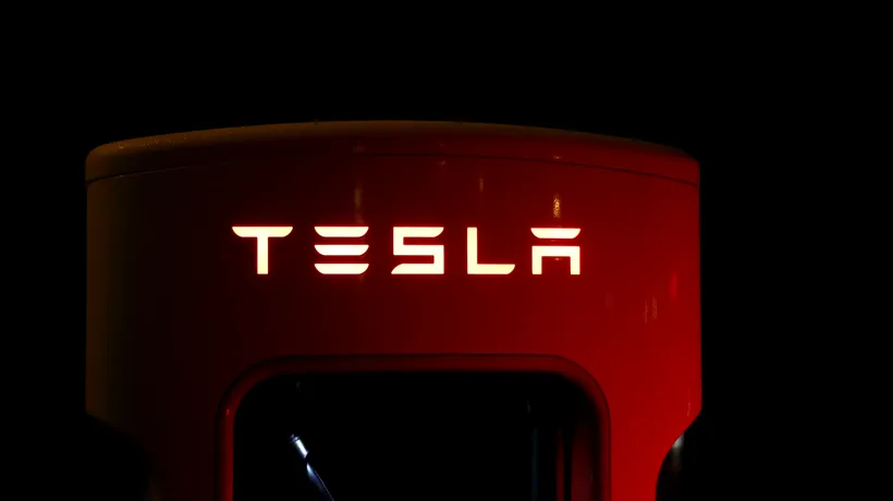 Tesla consemnează al doilea trimestru pe profit cu livrări record. Acțiunile urcă la noi maxime