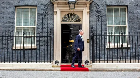 Le Monde: Violențele din MAREA BRITANIE reflectă influența subestimată a forțelor de extremă-dreapta /Provocările premierului Keir Starmer