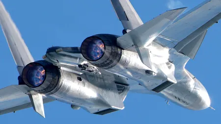 Un avion de vânătoare din Venezuela ar fi urmărit în mod agresiv o aeronavă militară americană