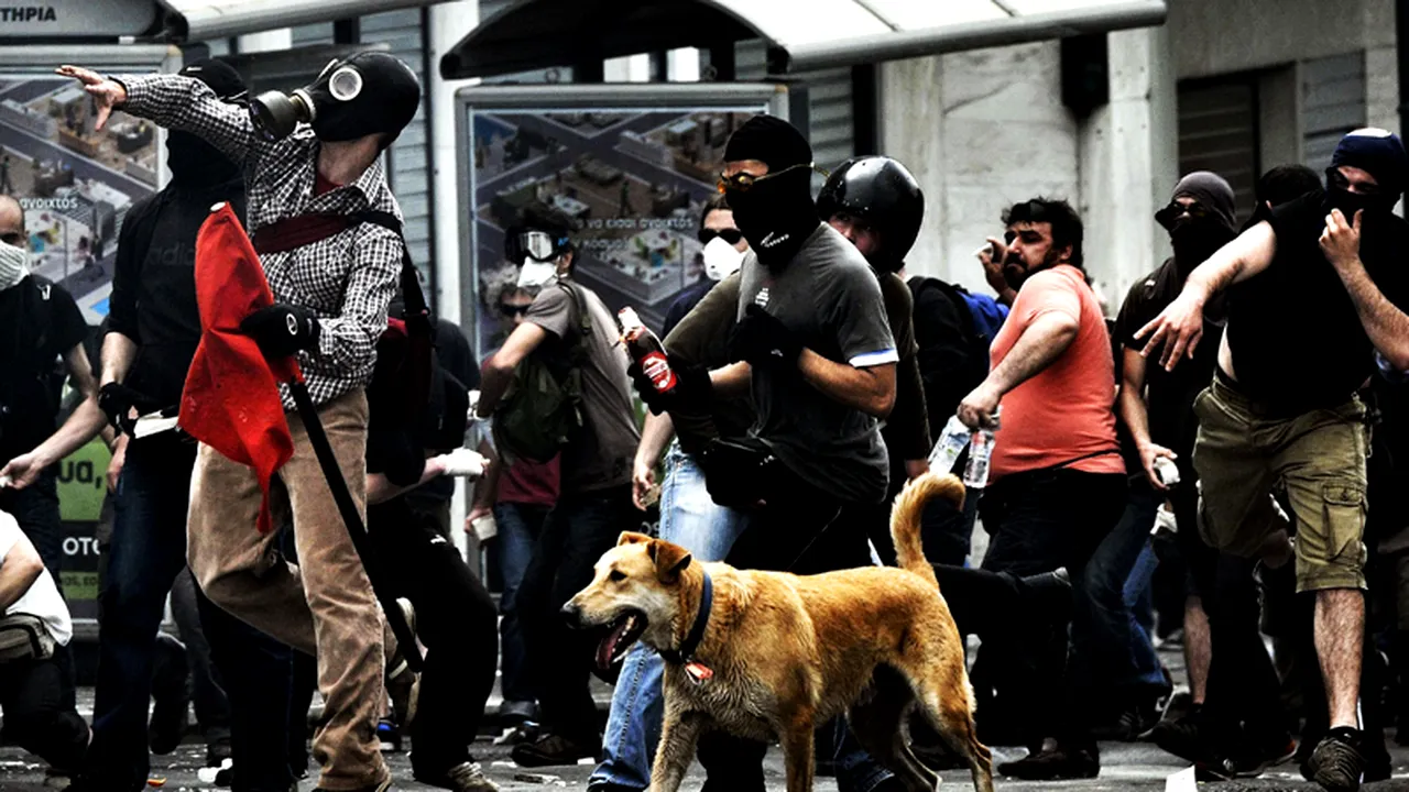 AVERTIZAREA S&P: Ce se va întâmpla dacă Grecia iese din zona euro