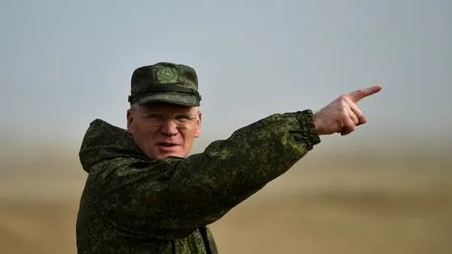 Rusia confirmă retragerea unor unităţi militare de la granița cu Ucraina: ”Și-au îndeplinit sarcinile, au început transportarea personalului şi a echipamentelor spre bazele permanente”