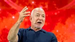Jeff Bezos preconizează că AI va duce la crearea mai multor locuri de muncă decât la dispariția lor