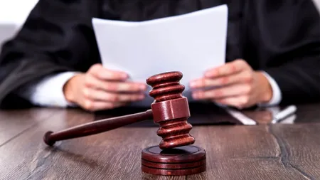 Caz cutremurător în Mehedinți: O femeie a fost CONDAMNATĂ la 20 de ani de închisoare, după ce și-a ucis doi bebeluși și i-a îngropat în curtea casei