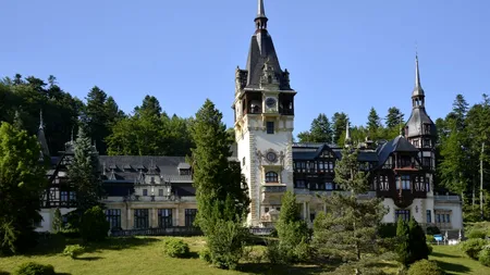 Castelul Peleș, în reparații: Doar un număr limitat de vizitatori pot intra la anumite intervale orare