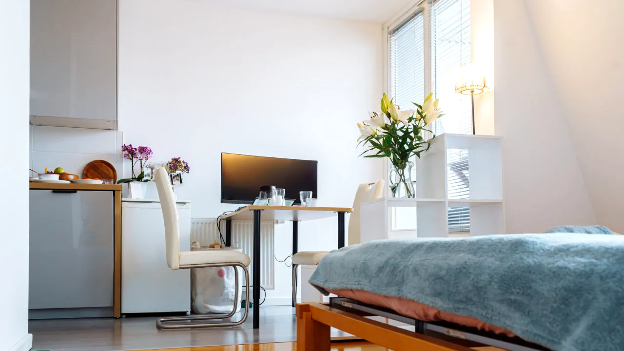 Cât costă cea mai scumpă garsonieră din București: cu cât se vinde metrul pătrat. La polul opus sunt casele din Ferentari și Prelungirea Ghencea