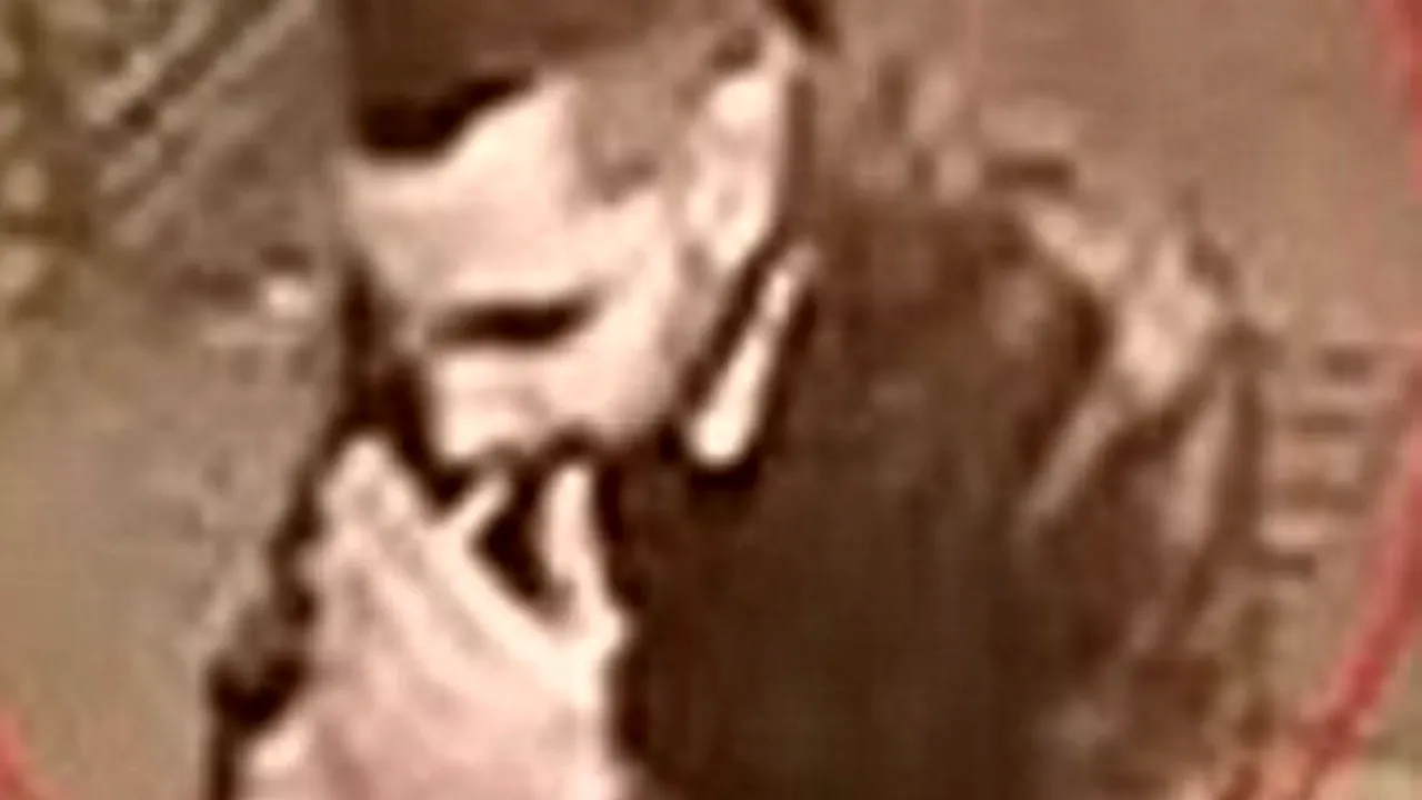 Cinci femei din Marea Britanie au fost înțepate pe stradă. Poliția a publicat primele imagini cu suspectul