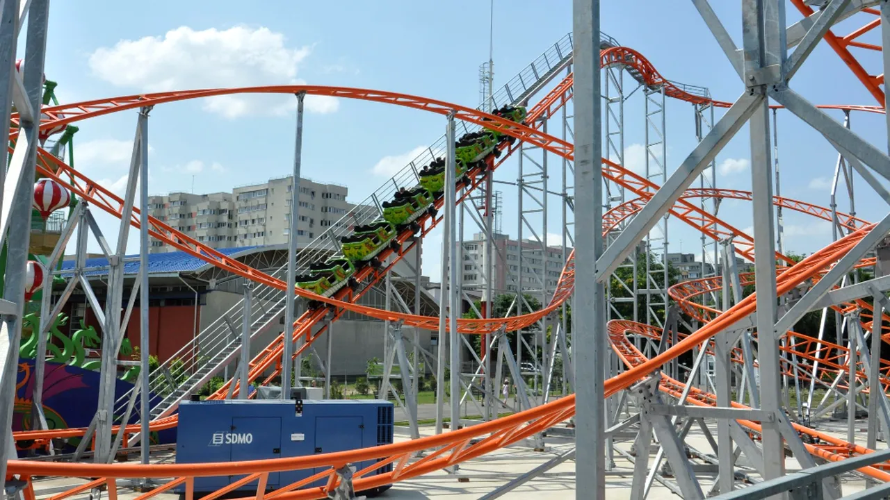 11 copii și un adult au rămas blocați în Roller Coaster-ul din Parcul Tei. Primarul Radu Mihaiu: „Toți copiii au fost evacuați în siguranță”