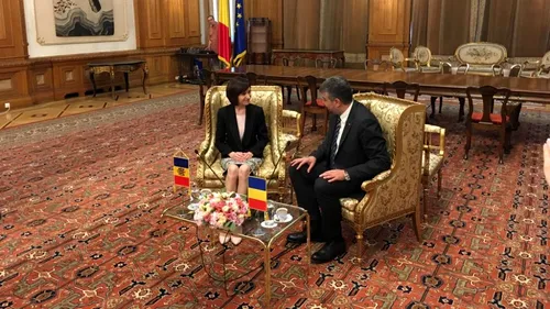 Maia Sandu a ajuns la Parlament, unde se întâlnește cu cu președintele Camerei Deputaților, Marcel Ciolacu - VIDEO