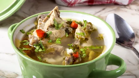 10 pași pentru o ciorbă de miel super-delicioasă