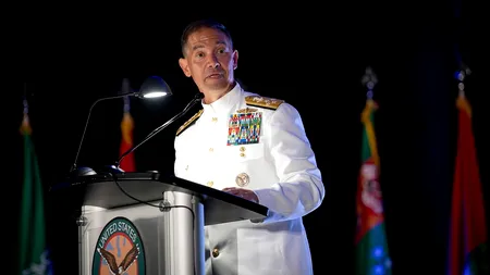 Militarii americani din Orientul Mijlociu vor fi nevoiți să predea telefoanele mobile. Șeful CENTCOM avertizează că videoclipurile lor ajută Iranul