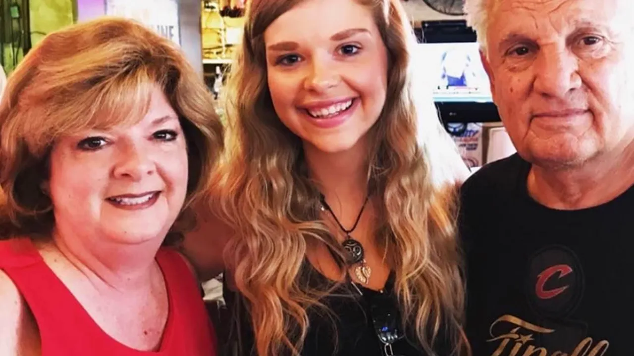 Doi soți au descoperit după 30 de ani că fiica lor este, de fapt, doar pe jumătate a lor. „Este greu de explicat cum te simți”