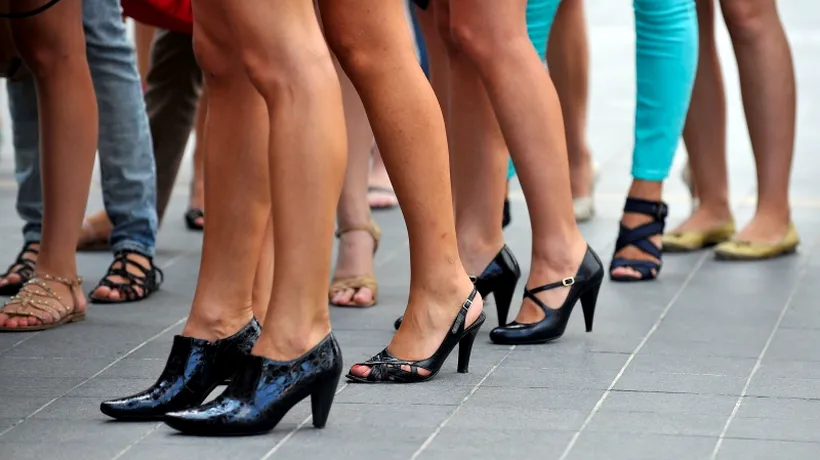 Câte perechi de pantofi își cumpără românii pe an și cât sunt dispuși să plătească pentru ele