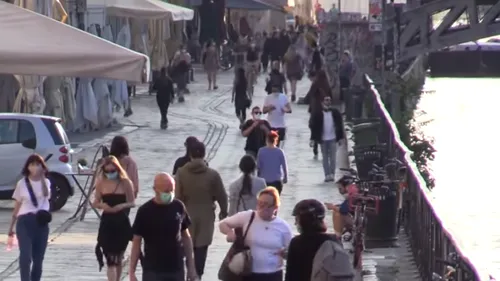 MESAJ DUR. Primarul din Milano, furios după ce mai mulţi cetăţeni s-au îmbulzit în centrul oraşului: „Imaginile sunt rușinoase. Fie lucrurile se schimbă, fie închid tot” | VIDEO