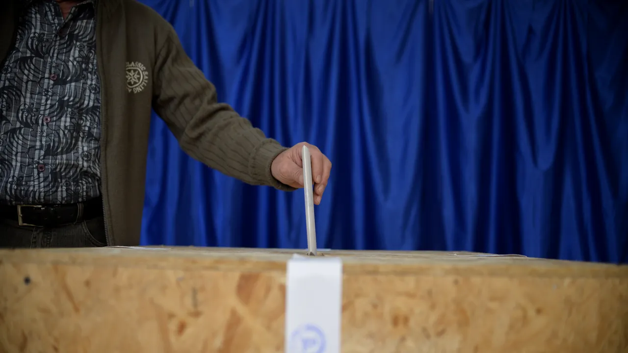 Secția de votare dintr-o stațiune a rămas fără buletine de vot 