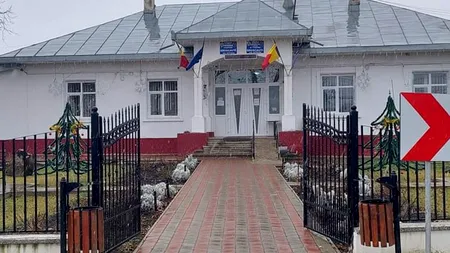 Au ÎNCHIS  primăria ca să meargă la ziua de naștere a unei colege. „Suntem pe teren, avem niște problemuțe”