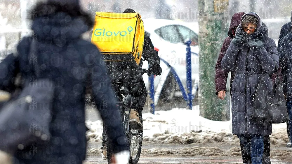 Se întorc iernile de altădată? Bucureștiul, față în față cu prima NINSOARE adevărată din acest an / Ce spun meteorologii