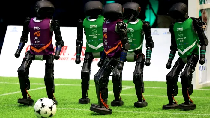 China a găzduit primul meci de fotbal cu roboți. Experți: Inteligența Artificială învață să mintă, să comploteze și să își amenințe creatorii