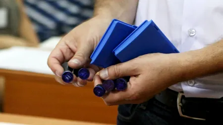 Doi președinți de secții de votare la referendumul din 2012 au fost condamnați la închisoare