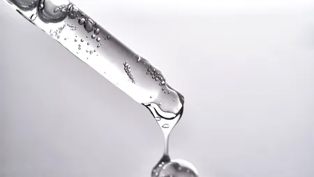 (P) De ce este importantă crema cu acid hialuronic în rutina ta de îngrijire