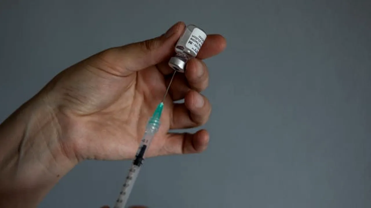 Numărul persoanelor care se vaccinează în secret crește într-un stat american: „Vă rog să nu spuneți nimănui că mi-a fost administrat vaccinul” | Locurile de la morgă se extind