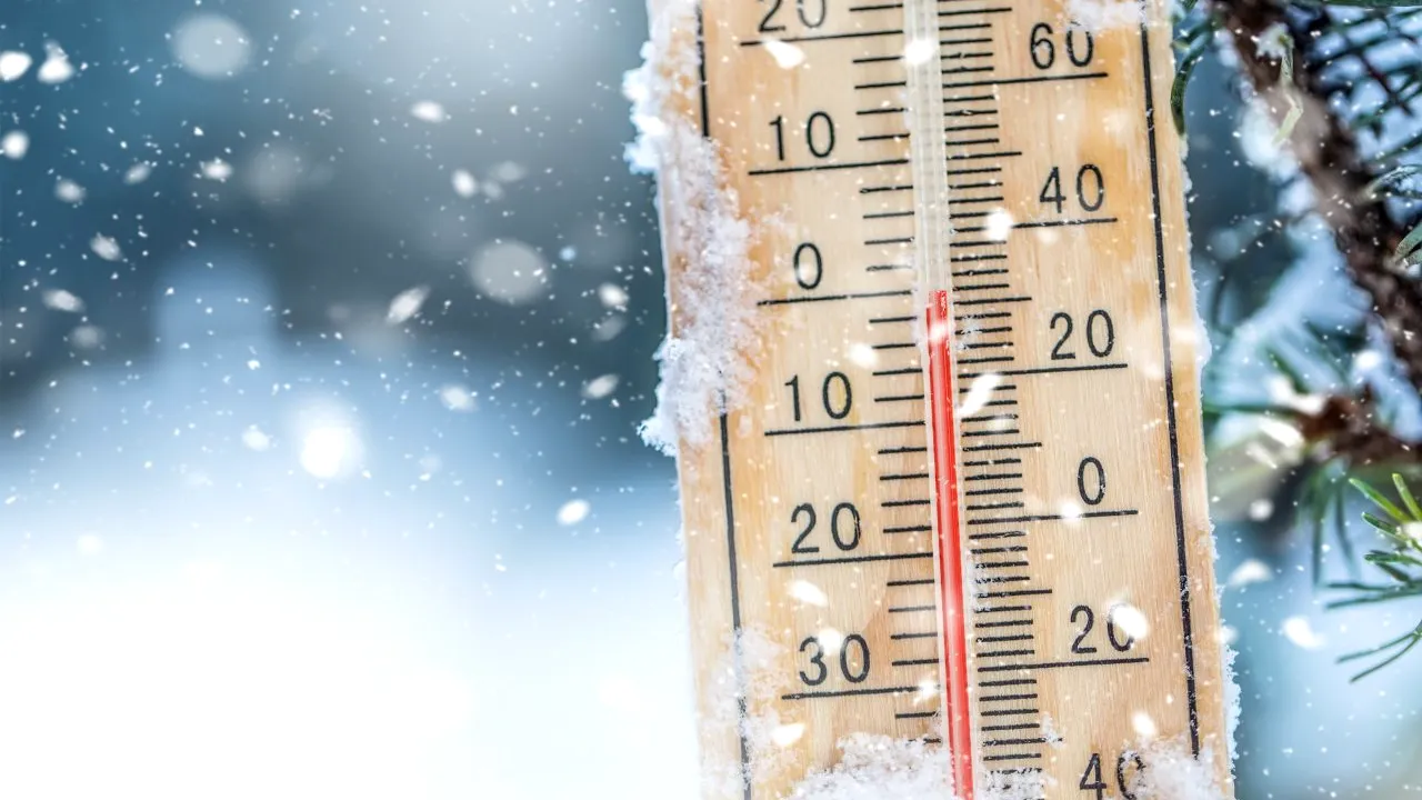 Prognoza meteo 24 noiembrie. Vremea va fi rece, cu ninsori la munte