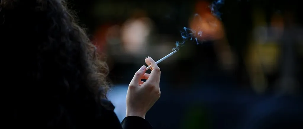 Parlamentarii fumători caută metode să păcălească Legea antifumat