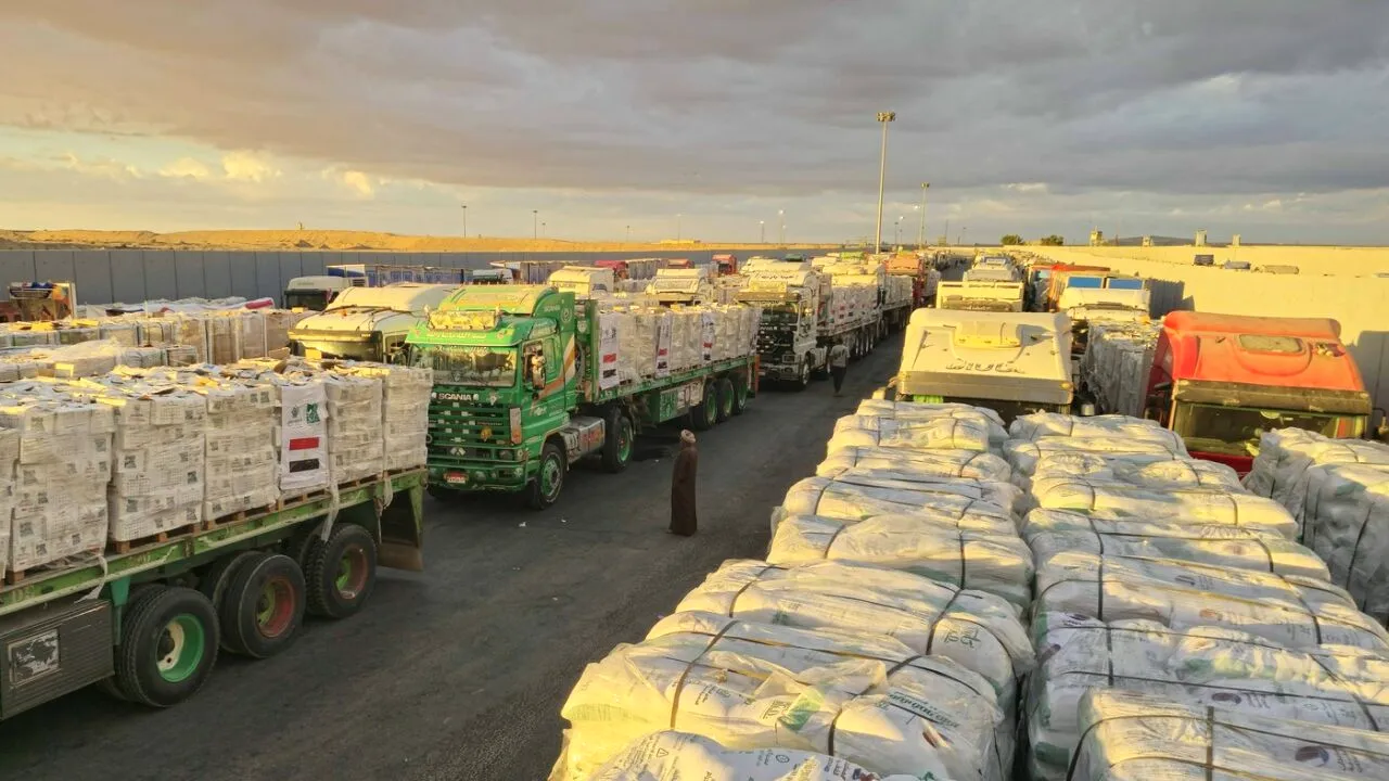 Israelul a anunțat că va menține punctul de trecere a frontierei de la Rafah ÎNCHIS și va restricționa ajutoarele pentru Gaza. Care este motivul