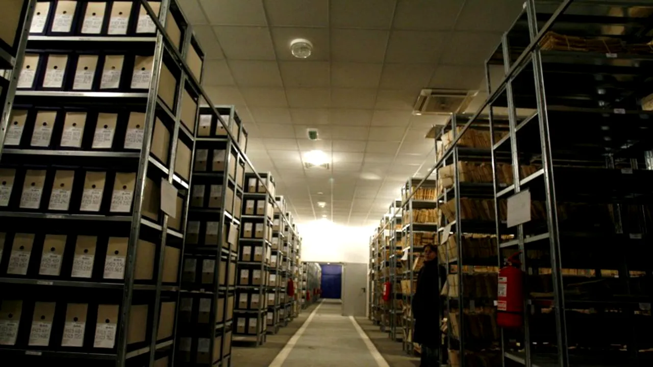 43 de ofiţeri de Securitate care au transformat sute de elevi în surse, dați pe mâna Parchetului de CNSAS