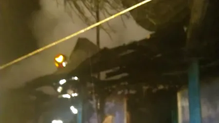 Incident tragic în Vaslui. O femeie și-a pierdut viața după ce casa i-a luat foc