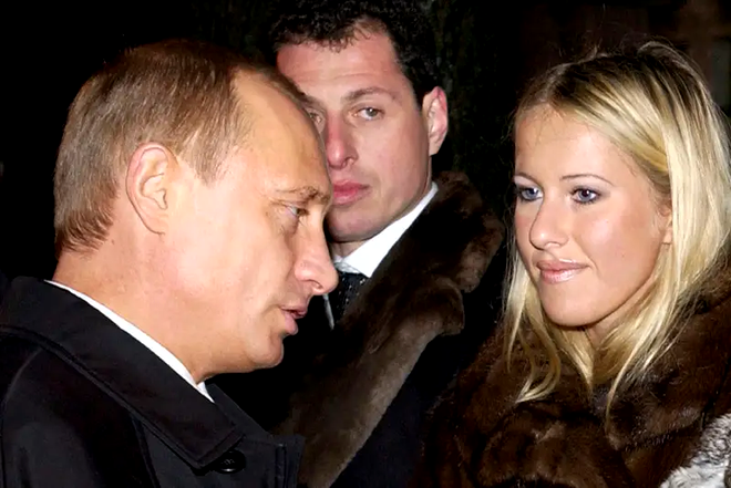 „Fina lui Putin”, printre persoanele care au participat la petrecerea celebrităților din Rusia îmbrăcate sumar. Cine e Ksenia Sobciak
