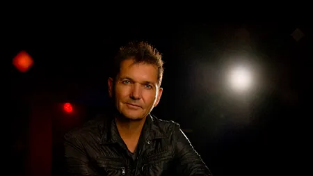 INTERVIU EXCLUSIV | Regizorul TJ Scott, dezvăluiri din culisele filmărilor la sezonul al treilea al serialului ”Premisa unui dezastru”, înaintea lansării în România: ”Îmi place să fac publicul să se întrebe: «Ce-aș fi făcut dacă eram pe nava aia?»”