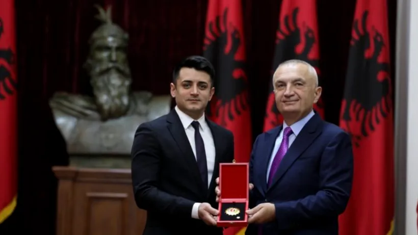Deputatul Bogdan-Alin Stoica, decorat de Președintele Albaniei cu ”Ordinul Drapelului” în grad de cavaler