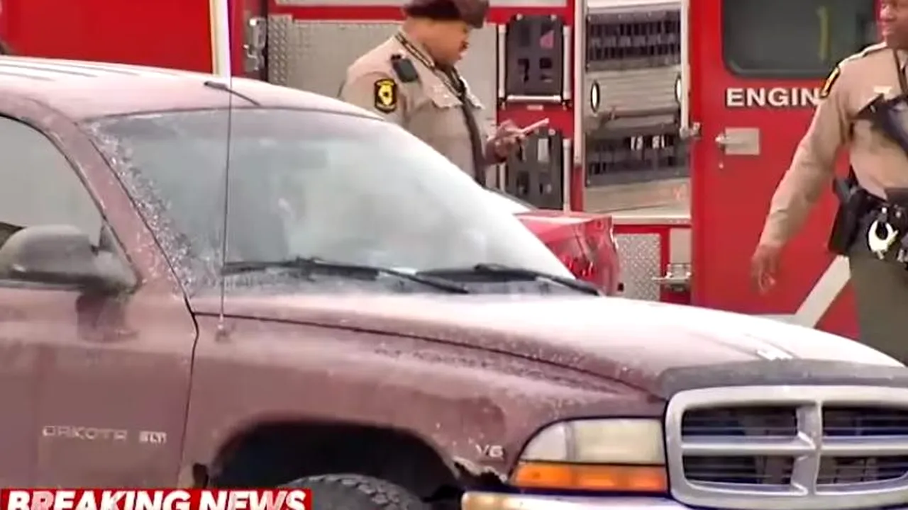 Atac ARMAT în Aurora, Illinois, soldat cu cinci morți. Atacatorul a fost împușcat MORTAL