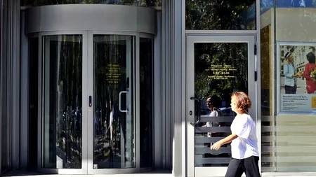 O bancă din Grecia își vinde afacerile din România