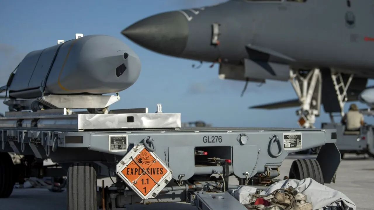 SUA, aproape de un acord care ar oferi Ucrainei rachete cu rază lungă de acțiune care ar putea ajunge adânc în Rusia - surse de la Washington