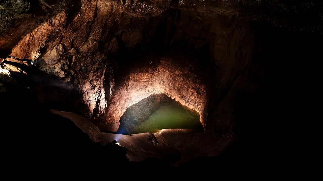 Descoperire TULBURĂTOARE făcută într-o peșteră sigilată acum 30 de ani. Cum a ajuns acolo?