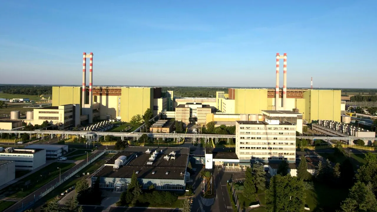 Reactoarele nucleare din Ungaria, răcite tot de Dunăre, merg cu motoarele turate la maxim. Cernavodă se închide, anunță Apele Romane. Care este explicația